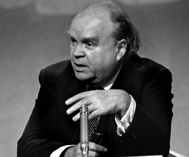 Cyril Connolly Cyril Connolly Biography Childhood Life Achievements