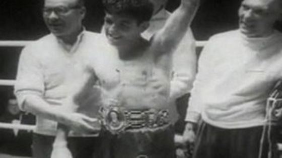 Dai Dower Lonsdale Belt for exboxing champion Dai Dower BBC News