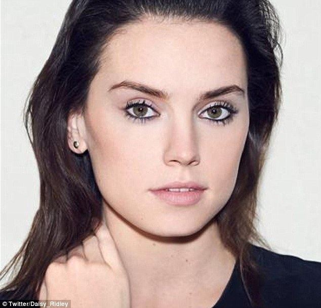 Daisy Ridley Daisy Ridley39s family celebrate her leading role in the