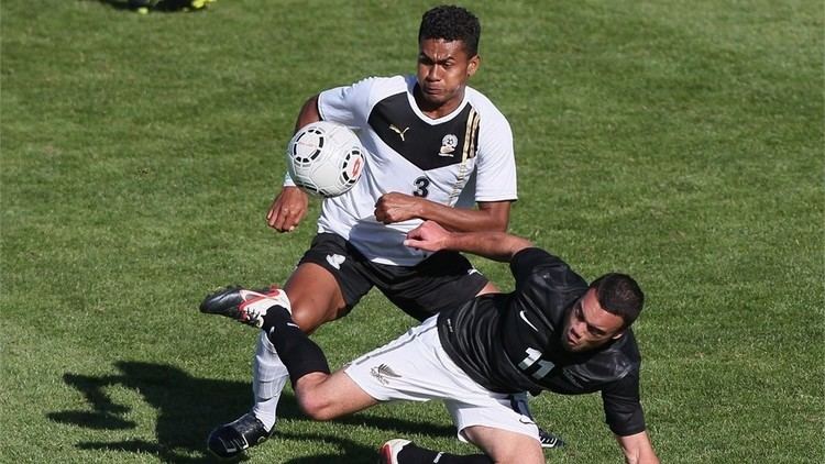 Dakota Lucas Peniame Drova of Fiji and Dakota Lucas of New Zealand contest for