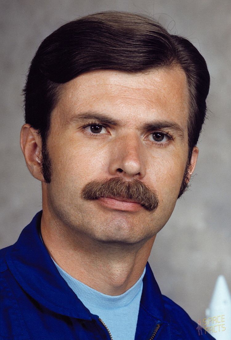 Dale Gardner Astronaut Biography Dale Gardner