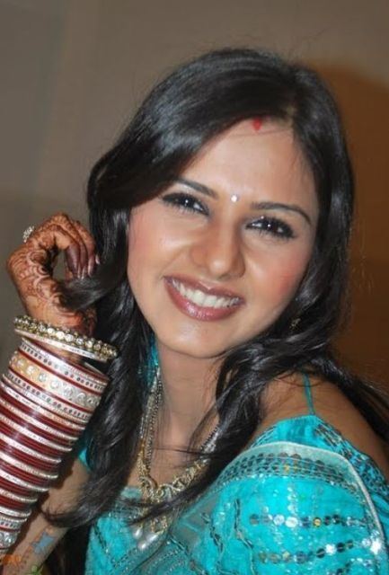 Daljeet Kaur wwwcelebritysizescomwpcontentuploads201401