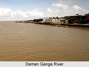 Daman Ganga River wwwindianetzonecomphotosgallery68DamanGanga