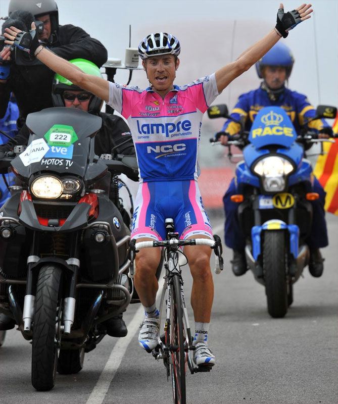Damiano Cunego Damiano Cunego LampreNGC wins the first mountain stage