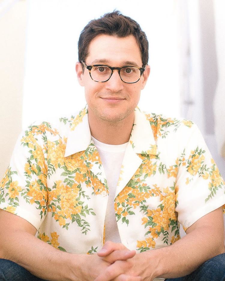 Dan Levy ~ Complete Wiki & Biography with Photos | Videos