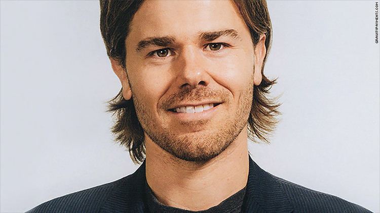 Dan Price CEO takes 90 pay cut to give workers huge raise Apr 14