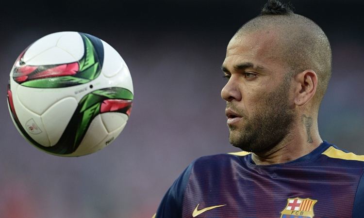 Dani Alves Dani Alves signs new twoyear contract with Barcelona