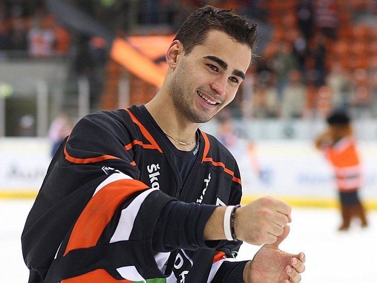 Daniar Dshunussow Dshunussow verlngert bis 2013 Eishockey