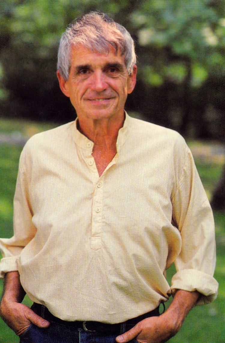 Daniel Berrigan Fr Daniel Berrigan SJ Peace Activist and Writer Dies at Age 94