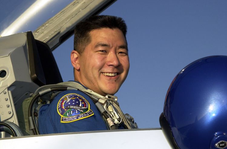 Daniel M. Tani STS108 KSC01PD1707 STS108 Mission Specialist Daniel M Tani