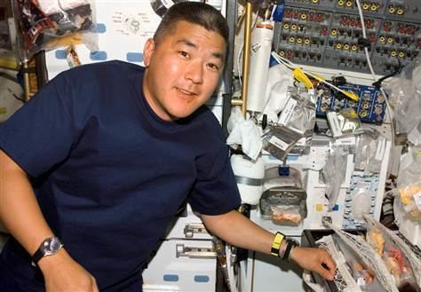 Daniel M. Tani Astronaut mourns his mother from orbit Technology science