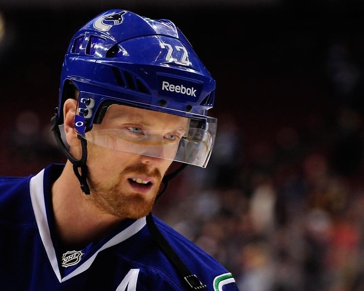 Daniel Sedin Daniel Sedin didn39t really pull out his tooth Puck Drunk