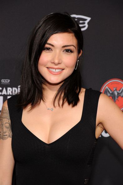 Daniella Pineda Daniella Pineda Zimbio