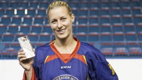 Danijela Rundqvist Danijela Rundqvist prisas fr sitt arbete Djurgrden Hockey