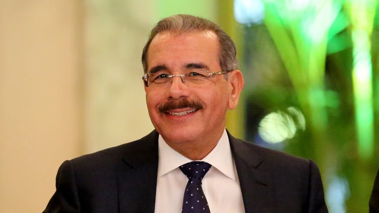 Danilo Medina Encuesta Danilo Medina encabeza simpata para ganar