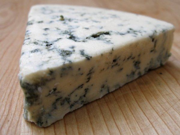Danish Blue Cheese wwwcheesewikicomsystemimages1808mediumdanis