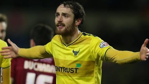 Danny Hylton Luton Town sign Oxford United pair Danny Hylton and Johnny Mullins