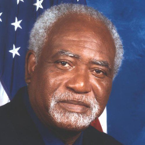 Danny K. Davis Danny Davis39 Political Summary The Voter39s Self Defense