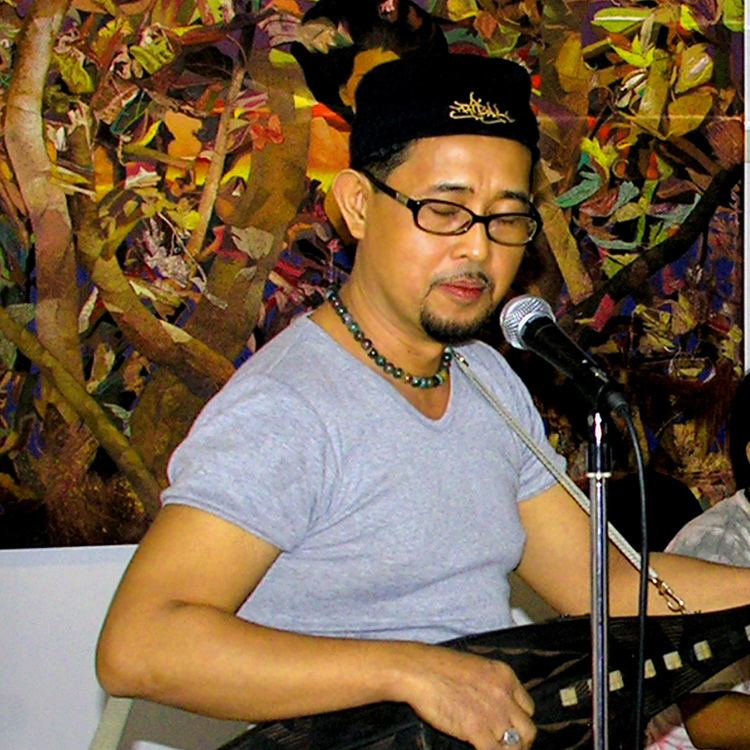 Danny Sillada FileDanny Sillada performing his ethnic music with