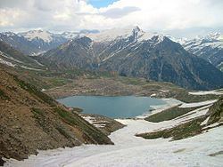 Daral Lake httpsuploadwikimediaorgwikipediacommonsthu