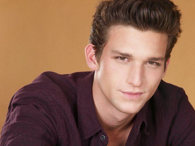 Daren Kagasoff Daren Kagasoff joins Ouija