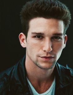 Daren Kagasoff httpssmediacacheak0pinimgcom236xfbb755