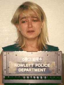 Darlie Routier looking distressed and crying as she was sentenced to death for her sons' death