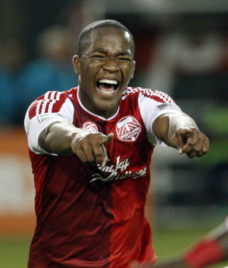 Darlington Nagbe Portland Timbers defeat New England 30 stay in playoff