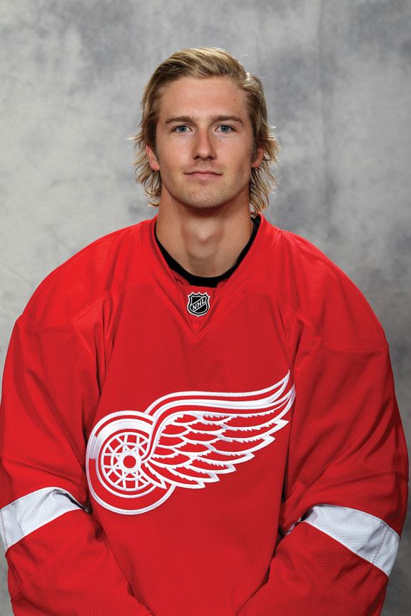 Darren Helm Darren Helm Red Wing Players Pinterest Red wing Hockey and