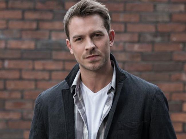 Darren Osborne Hollyoaks Profiles Darren Osborne Ashley Taylor Dawson All 4...