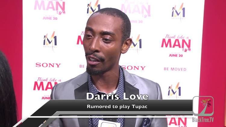 Darris Love Darris Love gives us a Tupac Performance on the Red Carpet