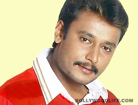 Darshan (actor) Shivarajkumar meets Kannada actor Darshan in jail