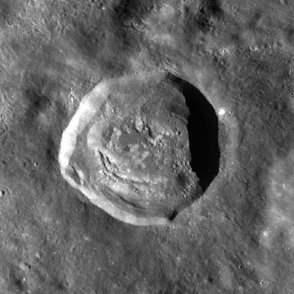 Das (crater)