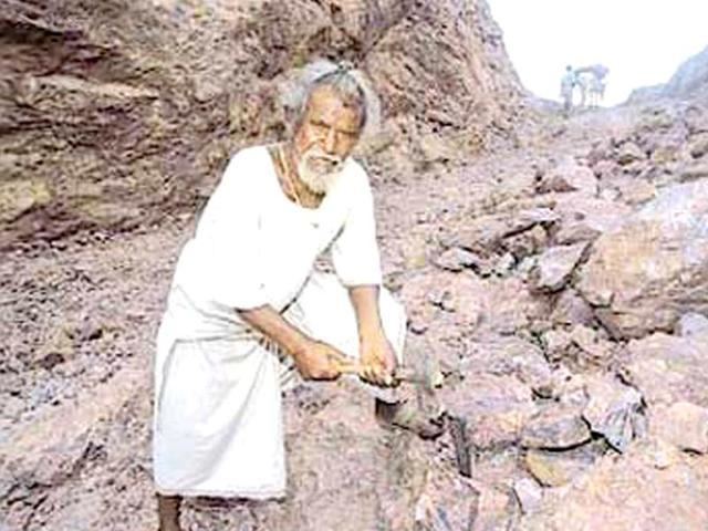 Dashrath Manjhi Dashrath Manjhi The Mountain Man of Bihar bollywood