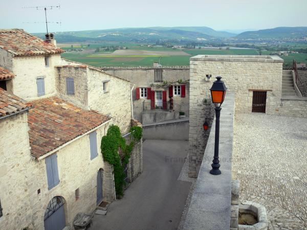 Dauphin, Alpes-de-Haute-Provence wwwfrancevoyagecomvisualsphotosdauphin15110