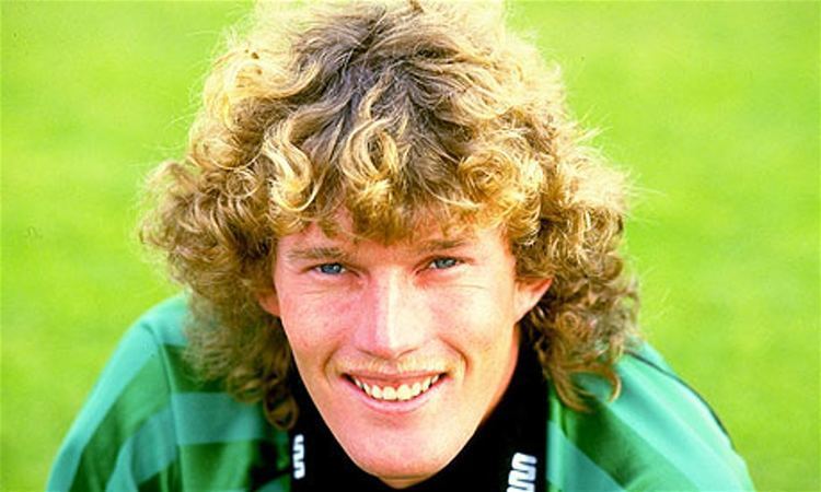 Dave Beasant Dave Beasant was a roll model for today39s goalkeepers