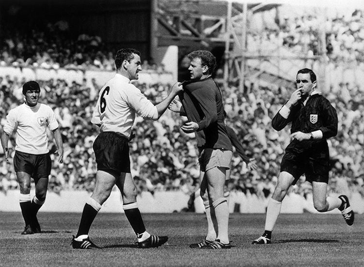 Dave Mackay Dave Mackay dead Tottenham and Scotland legend dies aged