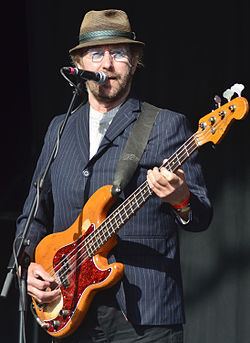 Dave Peacock (musician) httpsuploadwikimediaorgwikipediacommonsthu