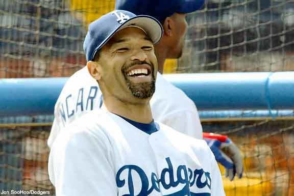 Dave Roberts (outfielder) Dave Roberts raises the bar in Dodgers search for new