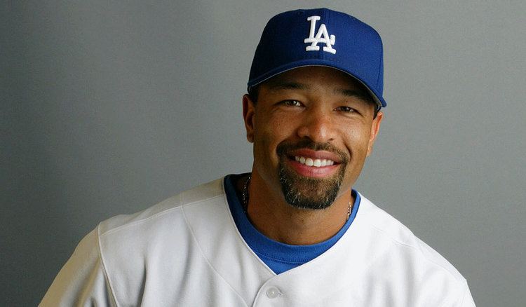 Dave Roberts (outfielder) Dodgers interview Dave Roberts for managerial vacancy LA