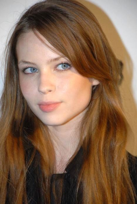 Daveigh Chase httpsuploadwikimediaorgwikipediacommonsaa