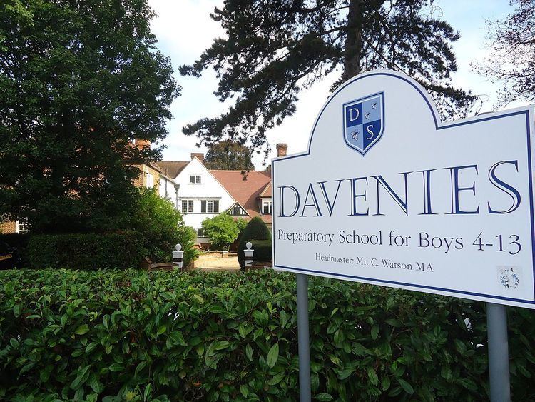 Davenies School