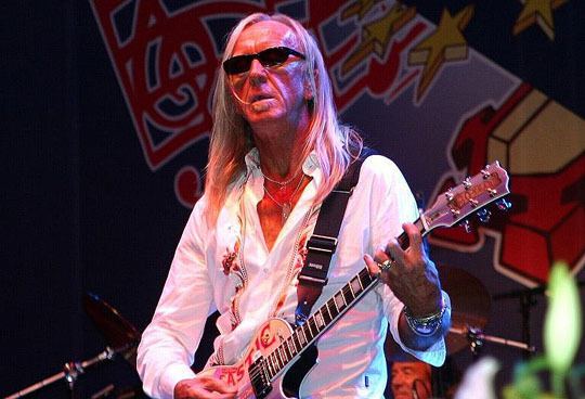 Davey Johnstone trippingwithmarty Almost Live From New York City