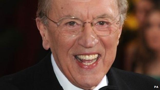 David Frost Sir David Frost broadcaster and writer dies at 74 BBC News