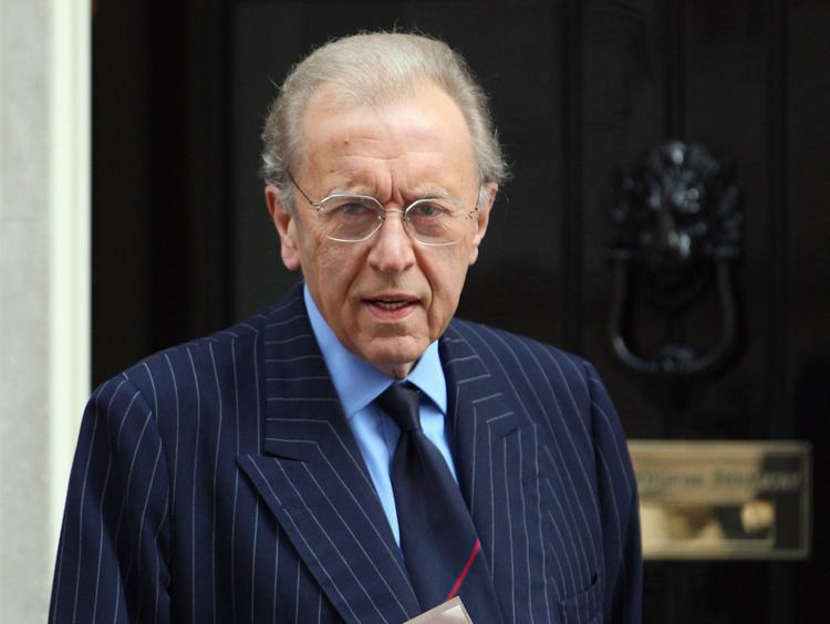 David Frost Sir David Frost dies while aboard the Queen Elizabeth Ship