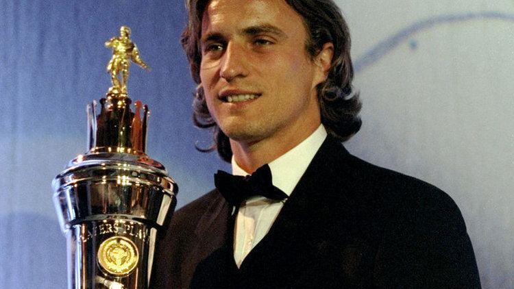 David Ginola David Ginola reflects on his 1999 PFA Player of the Year Award