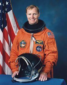 David M. Walker (astronaut) httpsuploadwikimediaorgwikipediacommonsthu