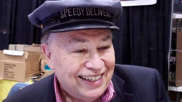 David Newell On the Beat with David Newell Mr McFeely at C2E2 YouTube