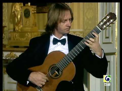 David Russell (guitarist) Rare Guitar Video David Russell plays Danza Paraguaya by