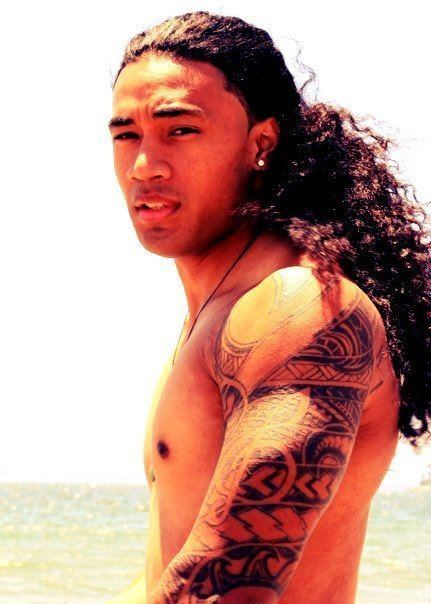 Davyd Thomas Davyd Thomas A Samoan singer whose arms I would like to squeeze